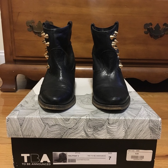 TBA Studded Leather Booties Sz 7 - Picture 3 of 4